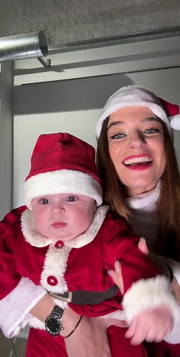 Santa Claus Costume Ideas for Family Photos