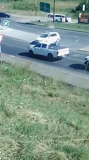 Good Drivers : Yield command upheld.. smooth traffic flow 🏁 M3 Highway No To Road Rage..👮🏻‍♂️