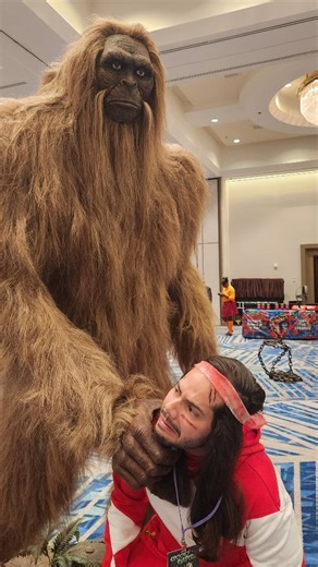 October 31st early part of the day before the @spookyempirefilmfest began. #horror #actor #funny #voiceactor #powerrangers #spookyempire #film #dungeonsanddragons #DungeonPizza #redranger #stayhopeful | Actor • Writer• DND°Voice Actor•Nerd♡