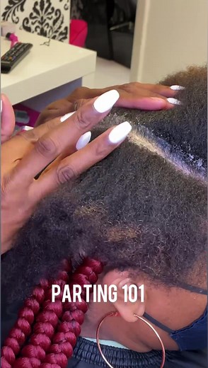 Need lesson on how to achieve a straight part. Enroll in my Online Braid Course and start learning TODAY. Duchessbraids.teachable.com | Duchess Braids Inc