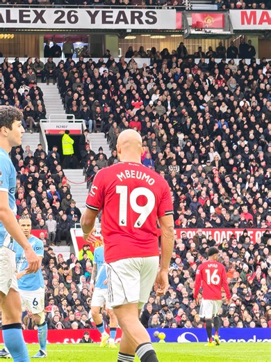 Old Trafford Explodes In Celebration Of Mbeumo's Goal VS Man City! Destruction Derby At Old Trafford #manchesterunitedtiktok #manchesterunited #manutd #mufc #mbeumo@Manchester United @Premier League @FIFAWorldCup @Sky Sports Football @TNT Sports Football @Champions League @Manchester United Foundation @Manchester City @Rio Ferdinand @BBC Sport @adidas