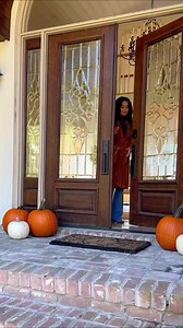 I LOVE IT when it's Fall/Winter coat time! 🍁 That's when I go into my coat closet and bring out some of my favorites. Some of these classic coats have been with me since the 90s 😂! Let me know what you think in the comments. Coat Details:Look #1: Dolce and Gabanna suede coat Look #2: The "Plaid Pattern" look by STOP STARING Look #3: Animal Print Coat - A Vintage Shop Find Look #4: Vintage Gucci with leather and faux fur Look #5: The "Audrey Hepburn" look by STOP STARING | Tracey Edmonds