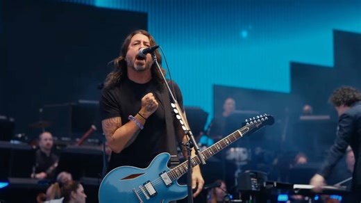 Dave Grohl Performs "Everlong" with LA Philharmonic at Coachella