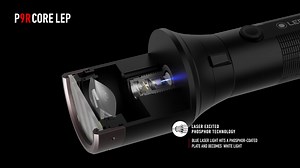 P9R Core LEP搭載了全新雷射激發磷光體科技(LEP) 僅400流明，照射距離可達1.3公里 利用藍色雷射光照射磷光塗層轉換成白光，再經過兩個鏡片，形成範圍廣、聚焦強的光束，可照射出像雷射一樣的聚焦白光 了解詳情，請點擊連結查看 官網：https://www.ledlenser.com.tw/product_d.php?lang=tw&tb=3&id=5271 蝦皮：https://shopee.tw/ledlensertw?page=0 #ledlenser #手電筒 #新品上市 #p9rcorelep #lep #cob #雷射 | Ledlenser