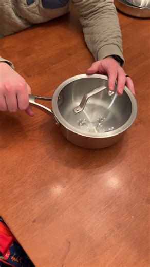 Watch Calphalon Premier Stainless Steel 2.5-Quart Saucepan with cover Product Features on Amazon Live