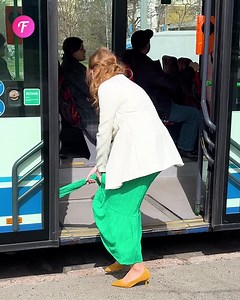 107K views · 202 reactions | Lady helps girl with dress caught in bus door | Fabiosa Life | Facebook