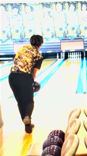 #short 今年の目標はボウリングのロウダウンリリース。先月開催の大会からこちらのプロボーラーのようにリリースできるようガンバリます。(^^♪