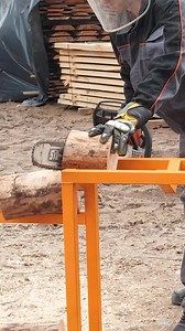This Chainsaw Table Is Surprisingly Practical | Panda Centil
