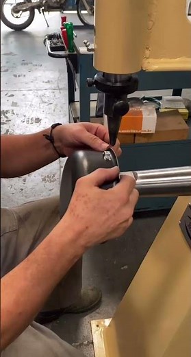 Rebitadeira Pneumática para panelas ROFEI | ROFEI Engenharia Industrial