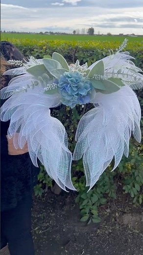 How To Make an Angel Wing Wreath/ Angel Wing Wreath/ Angel Wings #shorts #angelwings #angel#diy
