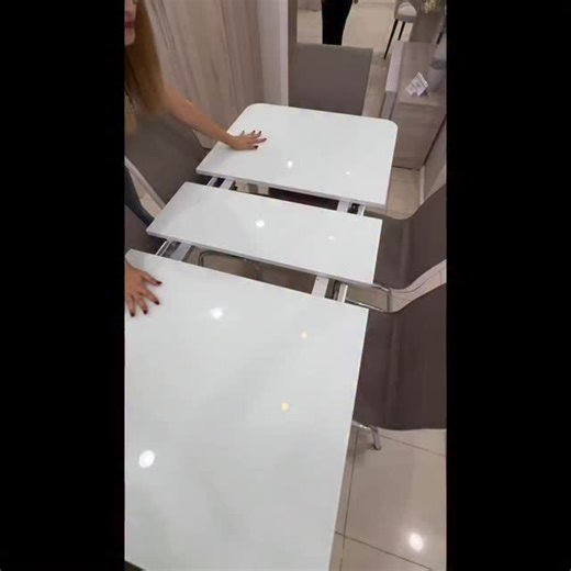 Table extensible Tulipe 🤍 Design moderne et élégant, parfaite pour salle à manger ✨ Passe de 130 cm à 160 cm – pratique pour recevoir 👨‍👩‍👧‍👦 Dimensions : L 130/160 × P 80 × H 80 cm 📏 Solide, chic et facile à intégrer dans tout intérieur 🏡 #table #salleamanger #tunisie #sotufab #meuble | Kamoun Home