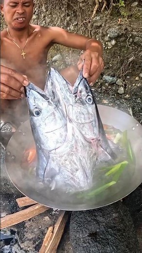 Boiling Giant Fish Heads: Rich Broth & Tender Meat Recipe 🐟🔥 | Step-by-Step Flavorful Seafood Dishes