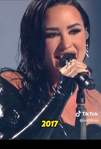 Demi Lovato Live Performance of 'Heart Attack'