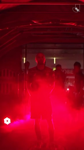 It's not just a goodbye, it's a heartfelt farewell from the legend himself, Andrés Iniesta. 👏🥹 Andrés Iniesta plays his final match with Vissel Kobe, he leaves an indelible mark on the game, particularly in #JLEAGUE ❤️ #J30 #JLeague #FarewellLegend #GraciasIniesta #iniesta 🙌