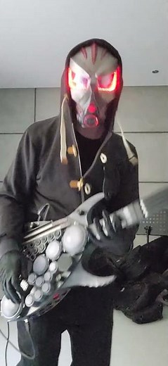 Dubstep Live Riff 4-05 by Malucasta aka Moscow Alien #dubstep #mask #robot #dubstepmusic