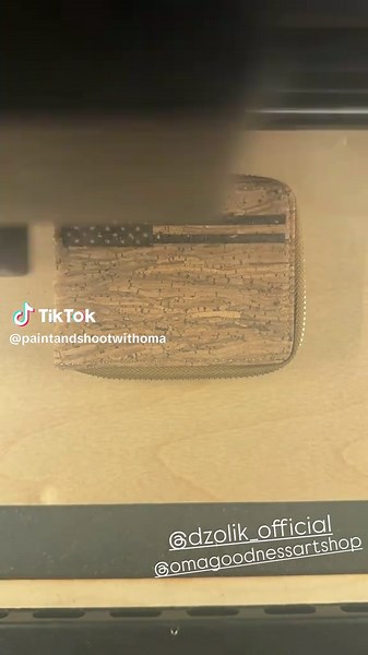 Ever wondered how I put American flags on those stunning cork wallets ? I had a blast working with @dzolik_official. Their vegan clean cork products are top-notch. Collaborating with them was an honor - hit them up for more gorgeous items. Need laser engraving for your business or help with branding and social media content? Don't hesitate to reach out.#laserengraved #corkwallet #corkproducts #localbusinesses