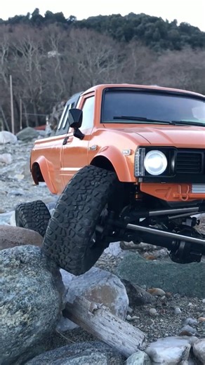 1/10 Scale RC Crawler Toyota Hilux #scalecustomcrawlers #rc #scc