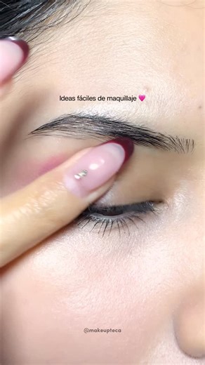 26K views · 24K reactions | Ideas fáciles de maquillaje 勺 #Maquillaje #makeup #maquillajetips #maquillajetutorial #maquillajedeojos #tutorial #tutorialdemaquillaje #tipsdemaquillaje #maquillajenatural #maquillajefacil #tutorial #delineado #delineador | Makeupteca | Facebook