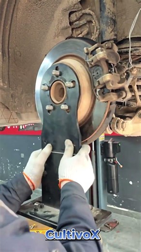 Industrial Tire Dismounting and Rim Separation