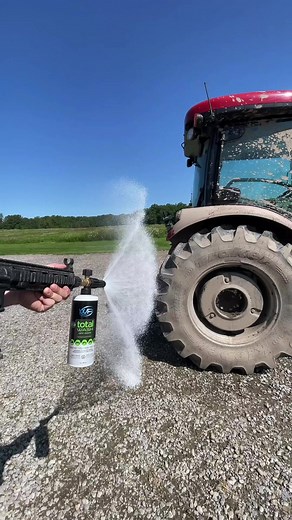 6.1K views · 58 reactions | This is the fastest way to clean your  covered tractor  Just spray it on and rinse it off朗酪 #tractors #farming #farmer #tractorwash #case #casetractors | WR Performance Products Inc. | Facebook