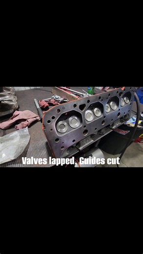 Valves lapped, guides cut for viton seals. Hydraulic Roller springs getting installed for a .540/.555 roller cam. Edelbrock rpm air gap with .5 inch spacer and a 750cfm carb. 👊 | Bowtie Specialties