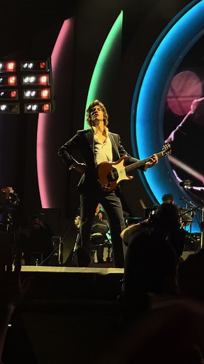 THAT Body Paint solo🤩 #alexturner #arcticmonkeys