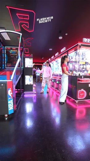 2.4K views · 5 comments | He came out of nowhere  We’re Flash Mob Society from Australia  Auditions to join our team is on SUN 30 Nov. Info link in bio  @flashmobsociety 李 #spreadjoy #melbournedancers #flashmobsociety #flashmob #melbourne #dance #wereback | Flash Mob Society | Facebook