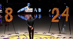 Usher Sings ‘Amazing Grace’ for Kobe Bryant at First Lakers Game Since His Death (Video)