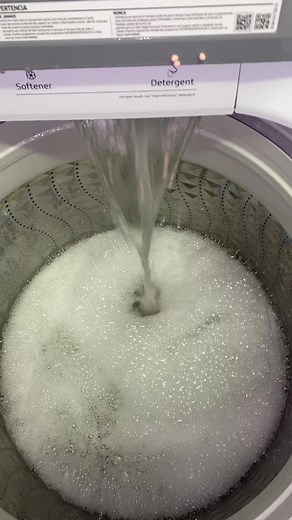 So first RUN don’t walk to dollar tree to get these bleach tablets!! I’m not the biggest fan of bleach but these smelled incredible and so fresh🤍🤍 random bleach load for all the bleach lovers! Happy Memorial Day weekend everyone Disclaimer: please be careful mixing chemicals at your own risk❣️#asmr #laundrytok #laundry #fypシ゚viral🖤tiktok☆♡ #powderoverload #washingmachine #sudsy #bleach