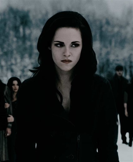 Vampire Bella Swan Aesthetic Edits in Twilight Saga