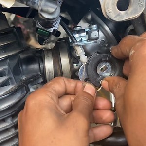 10K views · 43 reactions | How Throttle Body & Sensor of Bike Replacing is Done in The Garage | Mechanical Engineering World | Facebook