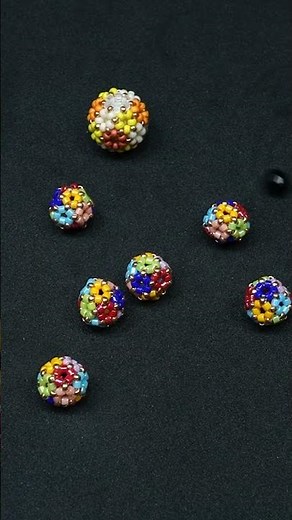Multicolor beaded bead necklace
