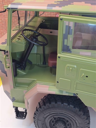 Unboxing the Rlaarlo HY6 6x6 Scale RC Military Truck