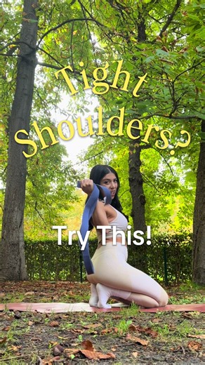 Stiff shoulders? Let’s work on that! 🔓 Try this simple shoulder mobility routine with a yoga strap or towel! ✨ Improve your range of motion ✨ Build shoulder control ✨ Release everyday tension Move slowly, breathe deeply and never force the stretch. Save & try it later! 🧘🏻‍♀️ #ShoulderMobility #ShoulderStretch #MobilityRoutine #YogaTips #flexibilitytraining