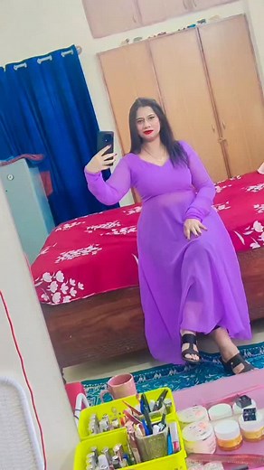 🔥🔥.. cute hu mai?...☺️@nitu.chourasia.14 #dresslovers #instastar #instaqueen #instadaily #goodvibes #loveislove #instamood #instareels #instalike #fashionstyle #trendingreels #viralreels #expressionqueen #exploremore 🌹❤️‍🔥🔥☺️ happy weekend 🥳😄 | Nitu Chourasia