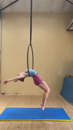 Intermediate Aerial Hoop Flow Techniques