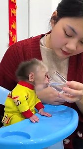 Lala enjoys a breakfast full of love with Mom and Siba after many days apart! #Kakavideo | Kaka Video