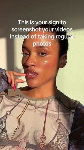 How to get high quality screenshots from a video #iphonetricks #photohacks #instagramphotoideas #howitakemyownpictures