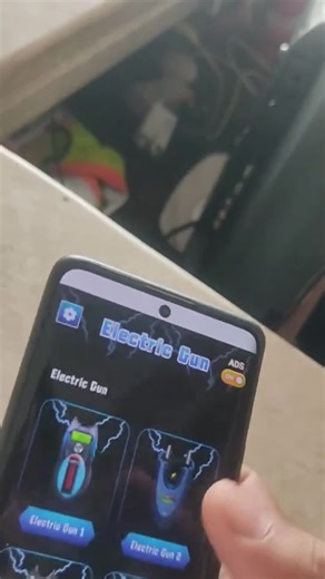 Hairclipper sound to prank your friends. Play now!!!