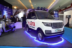 Beli Mobil Listrik K-Upgrade Cuma Rp75 Juta di PEVS 2022, Bonus Bawa Pulang Motor Listrik