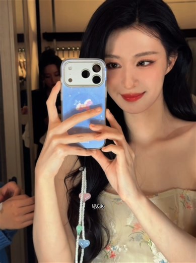 Keanggunan Wang Churan Tanpa Aksesoris