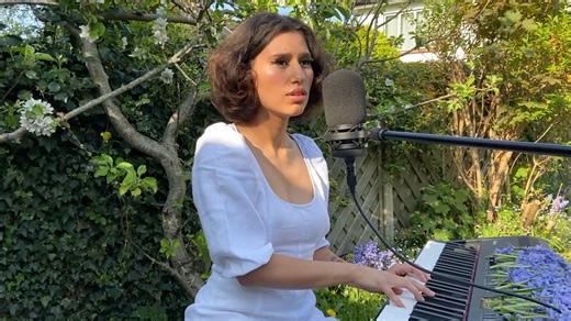 RAYE【考古向】- Secrets 花园弹唱