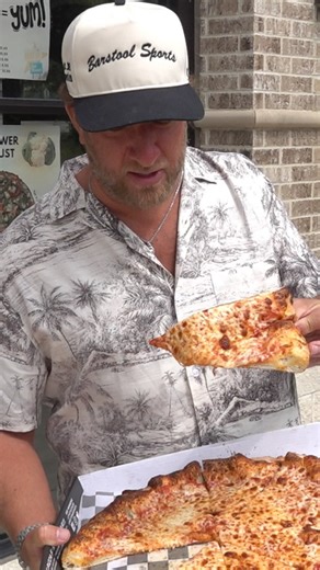 Barstool Sports | Barstool Pizza Review - Mattenga’s Pizzeria (San Antonio, TX) @stoolpresidente @onebite | Instagram