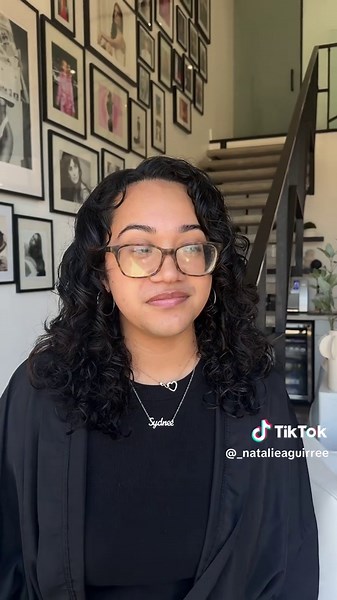 Her wedding is around the corner and she was ready for a fresh start before the big day 🤍✨ Dying her hair back to natural, giving her a cut that will compliment her curls is what brought her hair back to life. With the TLC Curly Package, this is just the beginning appointment by appointment her curls will grow and thrive. As she was given the right tools to maintain the health of her beautiful curls #layeredhaircut #curlycutla #downeyhairstylist #lahairstylist #longbeachhairstylist #ochairstyli
