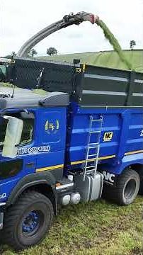 The Hunniford Silage Truck in Action!