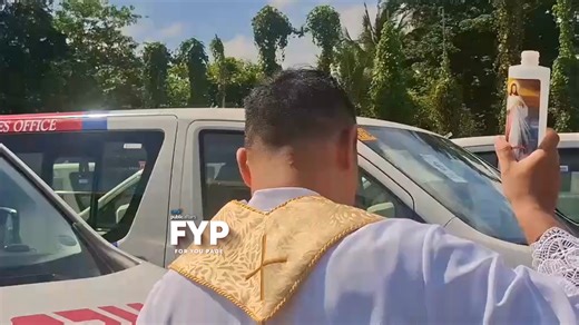 TINGNAN: 71 PATIENT TRANSPORT VEHICLE, IBINAHAGI NG PCSO SA SULU Binasbasan ang 71 Patient Transport Vehicle na ibinahagi ng PCSO sa Luuk Sulu, Oktubre 24, 2025. Kasama sa mga nakiisa sa turn over si Pangulong Ferdinand R. Marcos Jr. at PCSO General Manager Mel Robles. Nagpasalamat naman si Luuk, Sulu Mayor Almakrom Arbison dahil malaking tulong umano sa pagpapalakas ng kanilang serbisyong medikal ang mga ibinahaging sasakyan. #FYP | GMA Public Affairs