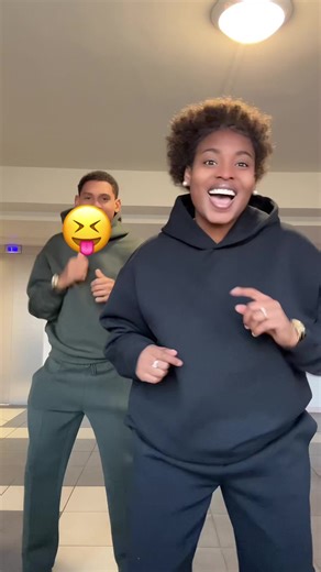 Mon soldat 🫠j’ai réussi à le faire danser 🥲😘#mayotte976🇾🇹🌴🤣foryoupage #foryoupage❤️❤️ #foryoupage❤️❤️ #pourtoi #challenges_tiktok