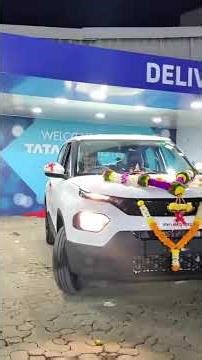 Unexpected car hits 🚘 #seltos #creta #alto #tatapunch #renault #automobile #car #cargurus #facts