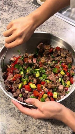 Restaurant-Quality Steak Salad at Home 🥩😍