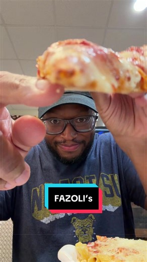 Trying Fazoli's Pizza: A Food Review